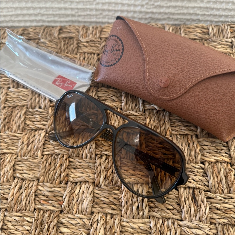 Brown Ray Bans